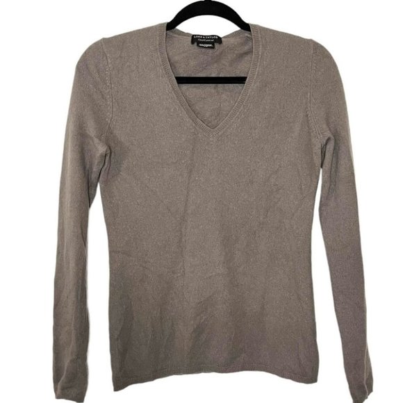 Lord & Taylor Sweaters - 𝅺lord & Taylor mauve cashmere v-neck sweater size M
